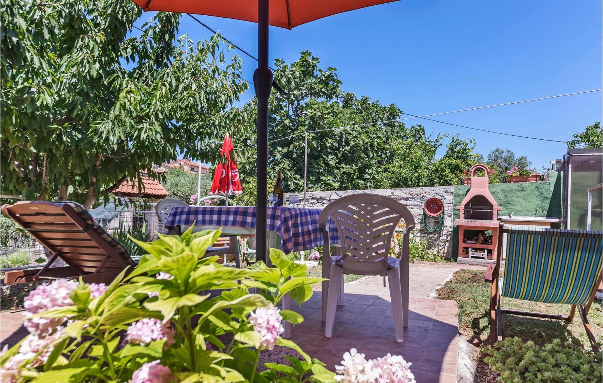 Awesome In With Kitchen Holiday home