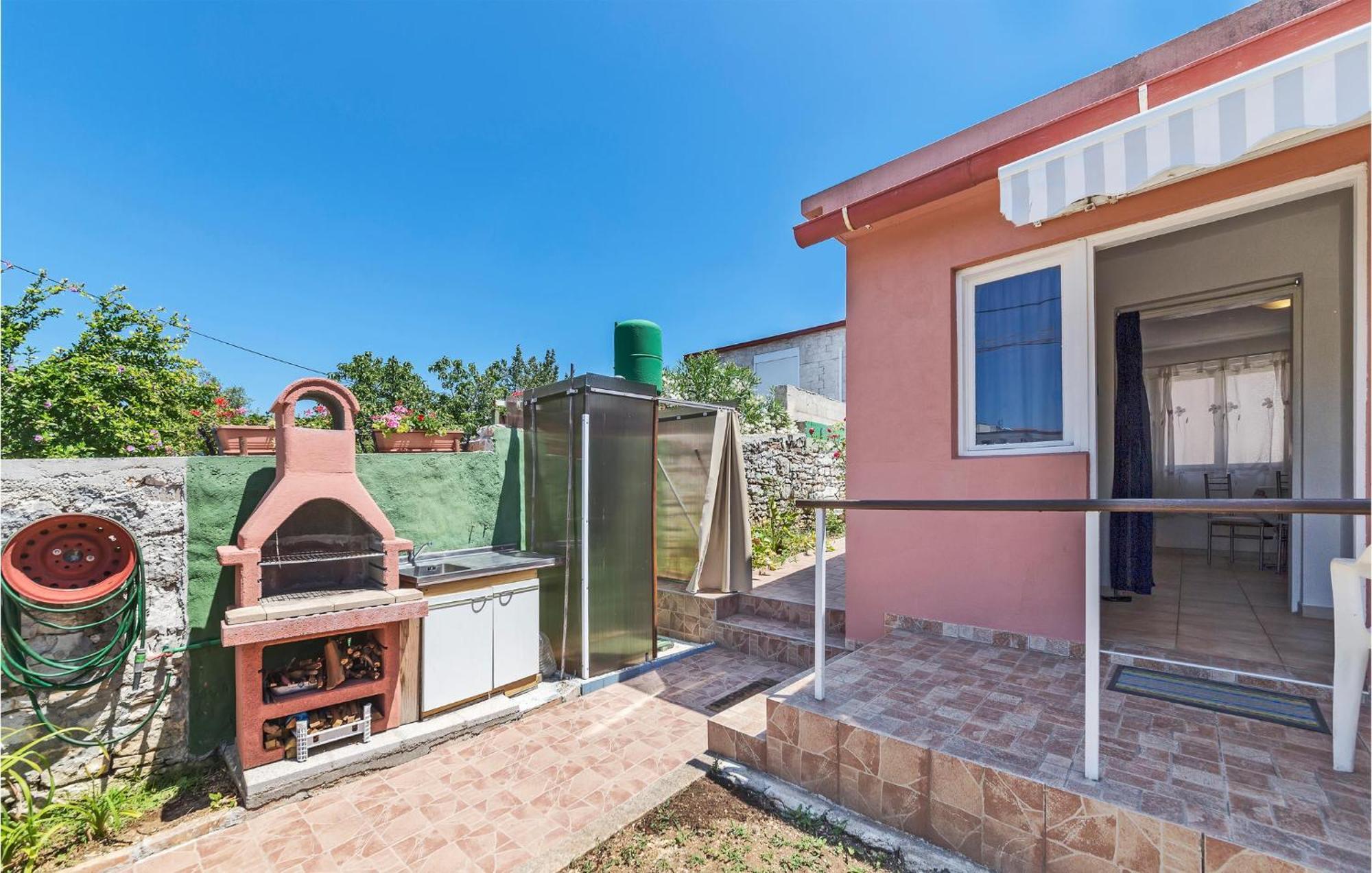 Awesome In With Kitchen Holiday home Pula