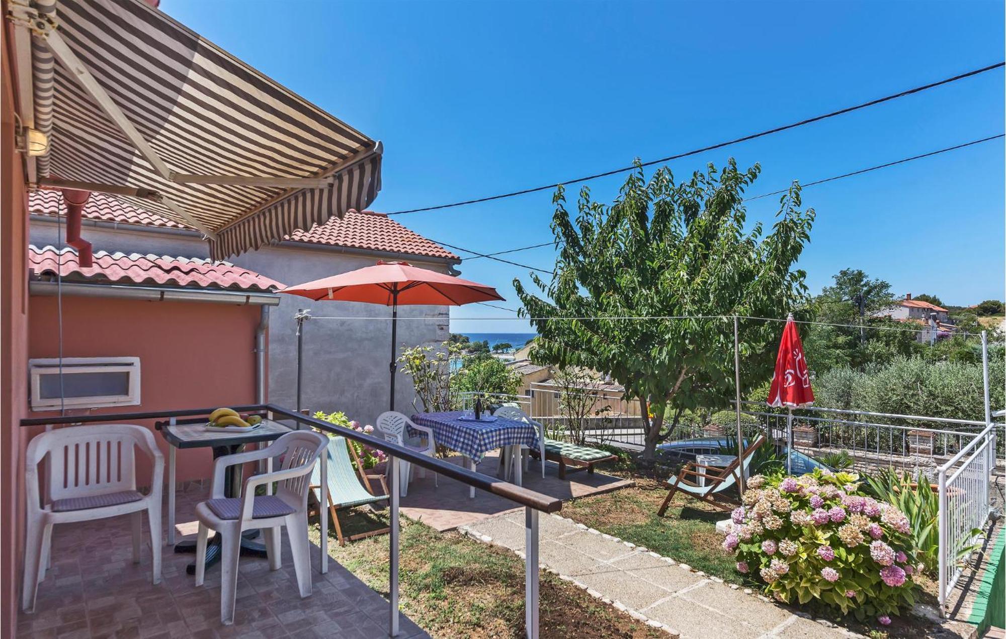 Holiday home Awesome In With Kitchen Pula